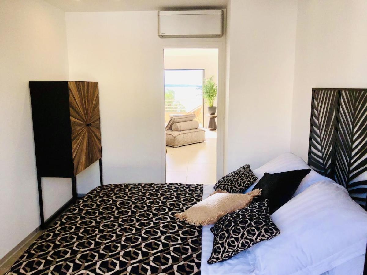 Appartement T3 Lumineux Traversant Totalement Neuf En Face De La Plage Front De Mer Vue Sur Les Iles Vue Mer Panoramique Assuree Residence De La Plage Centre Ville Du Lavandou 3Eme Etage Avec Ascenseur Appartement T3 Le Lavandou Exterior photo