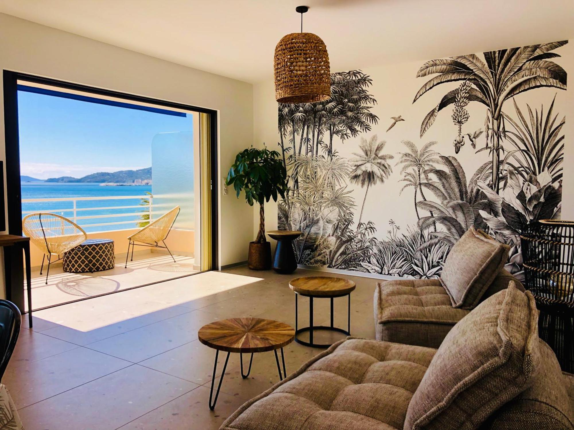 Appartement T3 Lumineux Traversant Totalement Neuf En Face De La Plage Front De Mer Vue Sur Les Iles Vue Mer Panoramique Assuree Residence De La Plage Centre Ville Du Lavandou 3Eme Etage Avec Ascenseur Appartement T3 Le Lavandou Exterior photo